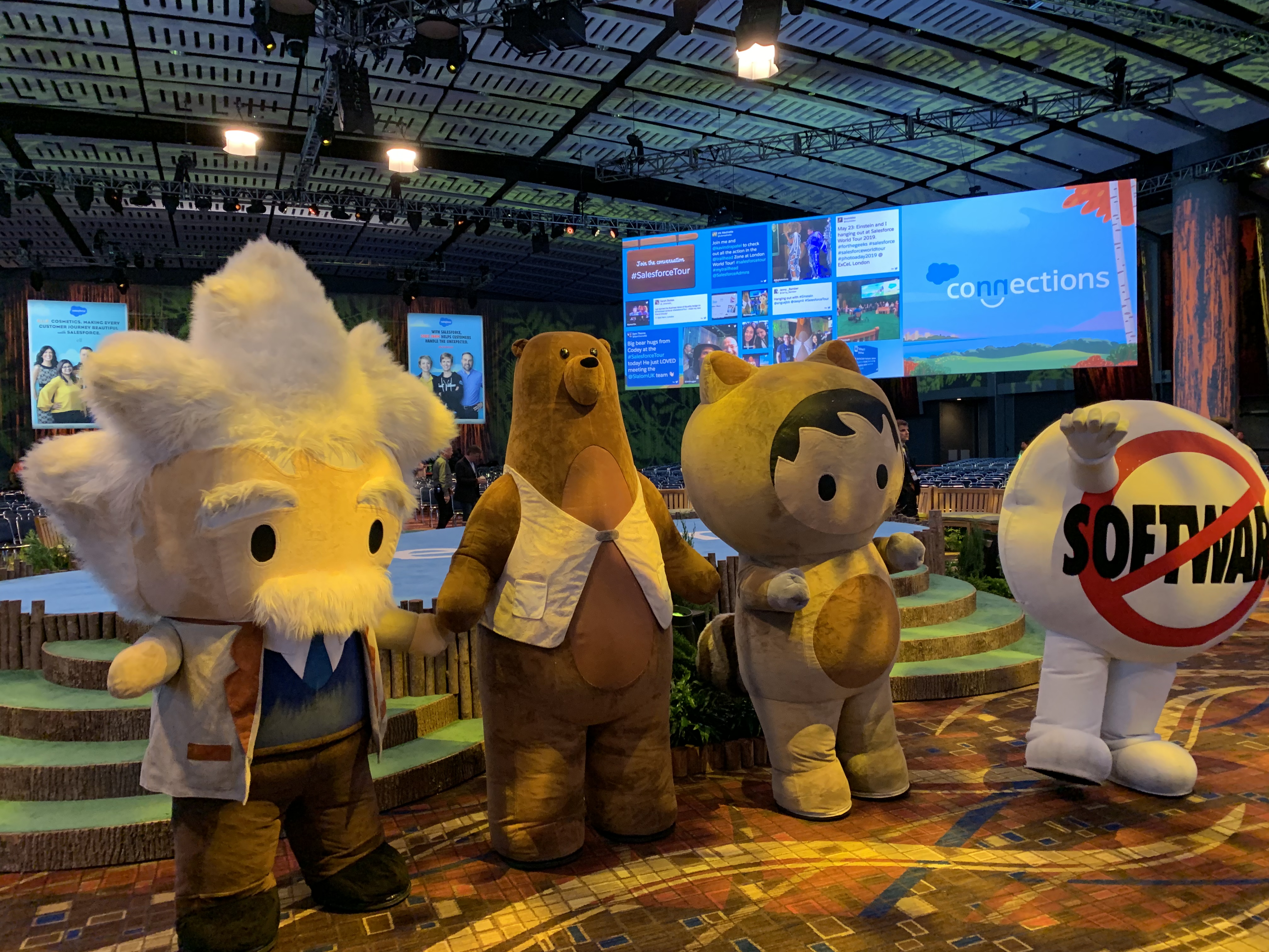 Event Report: Customer Data Platform Takes Center Stage At Salesforce  Connections 2019 #CNX19 | R 